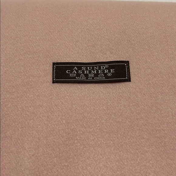 Sund Cashmere Pink Scarf in the box New - Picture 8 of 8